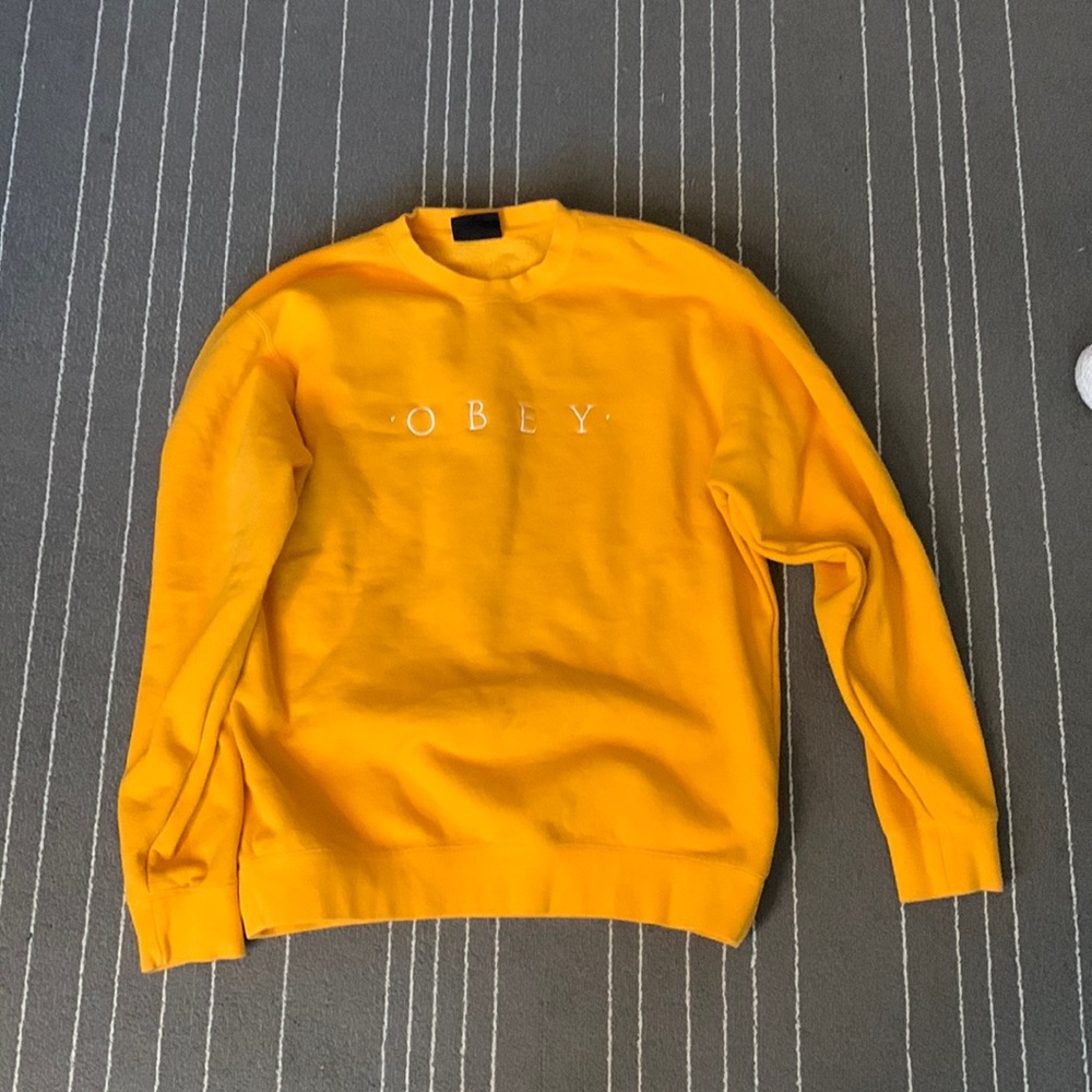 Obey Worldwide yellow crew neck size M